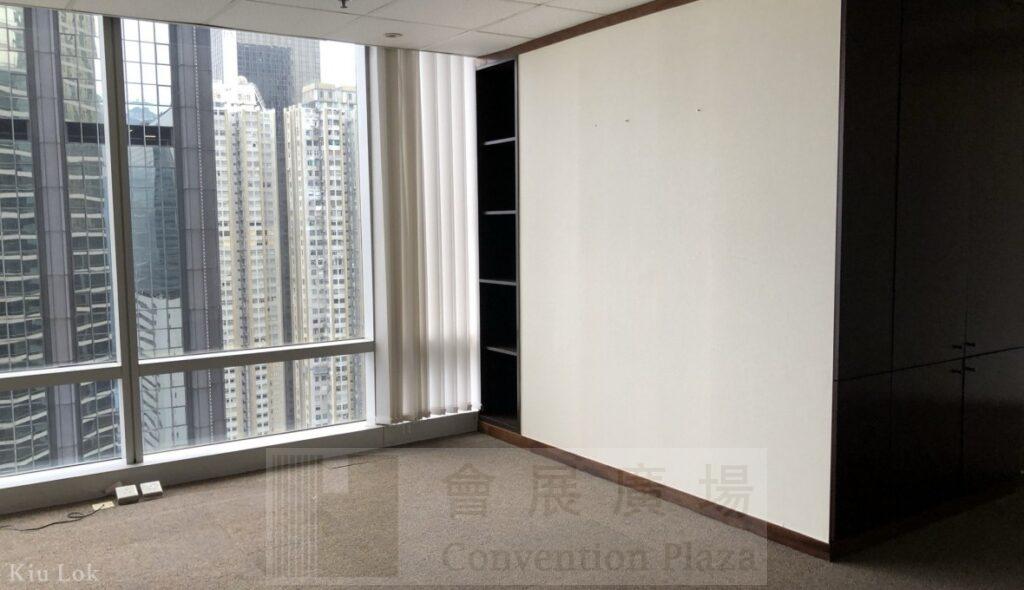 Mid Floor with Sea & City Views, Fitted with Pantry